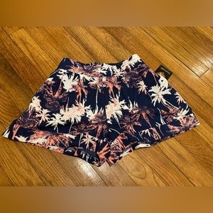 𝅺3/$30 shorts HeartSoul blue pink palm tree floral shorts size medium NWT